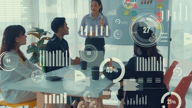 Gens d'affaires en réunion du personnel de l'entreprise avec graphique visionnaire