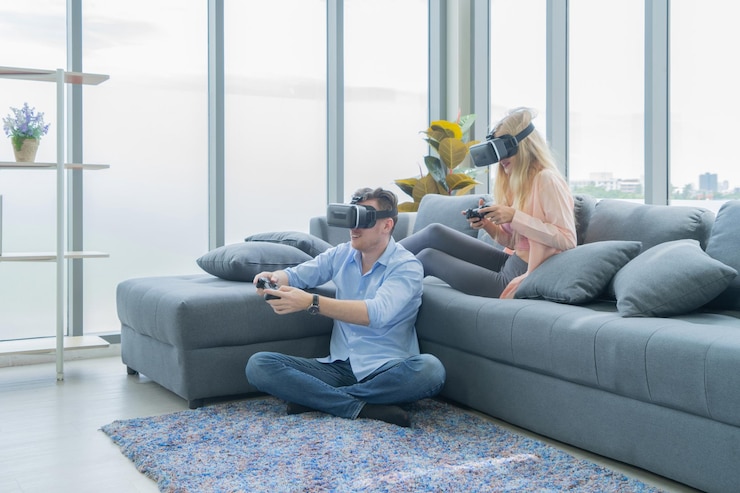 Photo les gens assis sur le canapé à la maison