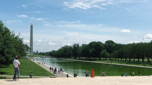 Photo des gens sur le lac contre le ciel