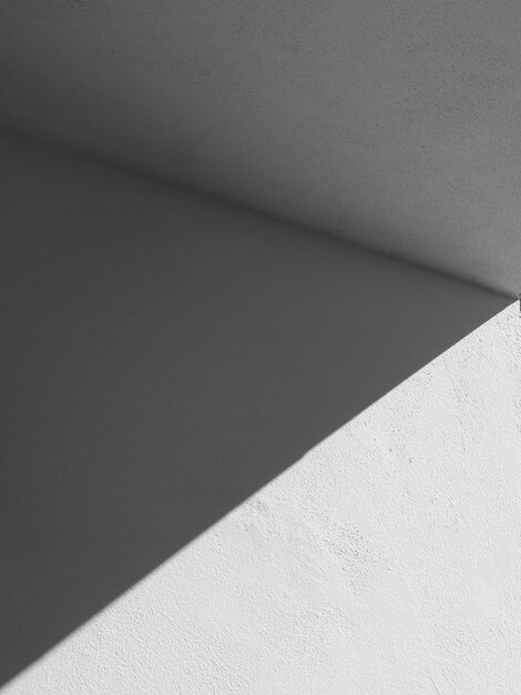 Géométrie architecturale abstraite en noir et blanc Madrid Espagne Toile de fond monochrome Photo verticale