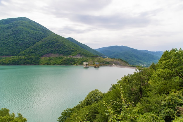 Géorgie, Tbilissi. Grand réservoir. Lac au petit pois.