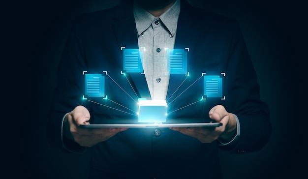 Gérant d'entreprise gérant un système d'organisation de fichiers numériques