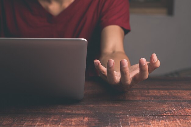 Gestes de la main humaine pour les activités