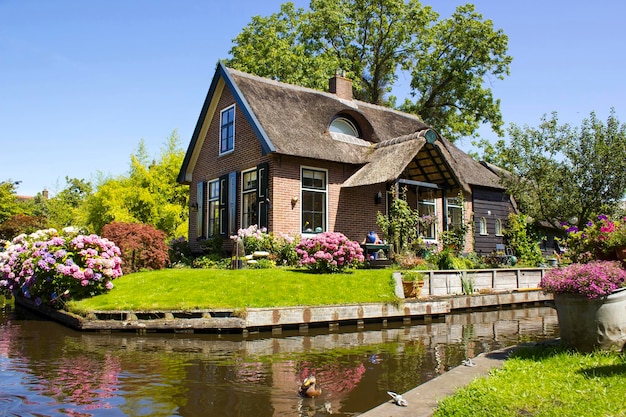 Photo giethoorn pays-bas et royaume-uni