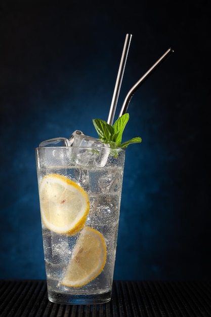 Gin tonic cocktail