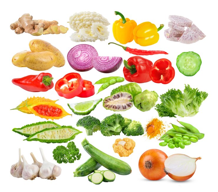 le gingembre le poivre amer blanc le taro la racine de la pomme de terre l'oignon le concombre le brocoli la laite les courgettes le persil l'ail le chou-fleur la bergamote le curcuma le soja sur fond blanc