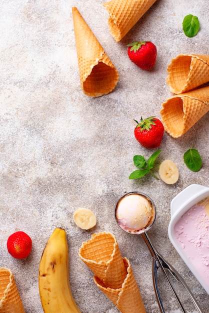 Glace à la banane et aux fraises maison