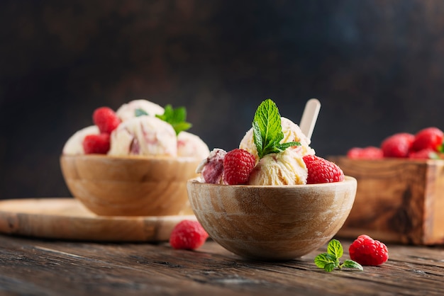 Glace d'été à la framboise