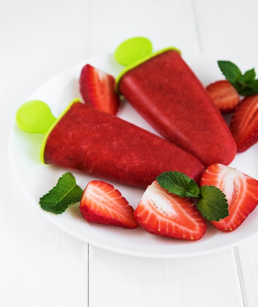 Glace à la fraise maison