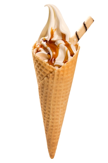 Glace vanille et sauce caramel en cornet