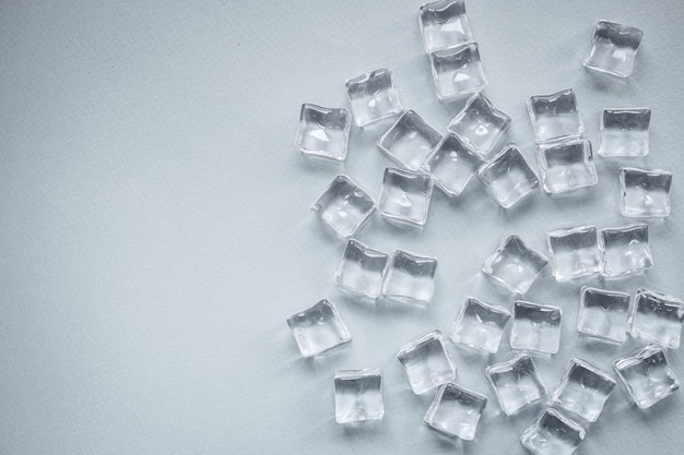 Glaçons imitation morceaux de plastique artificiel acrylique transparent pas vraiment froid