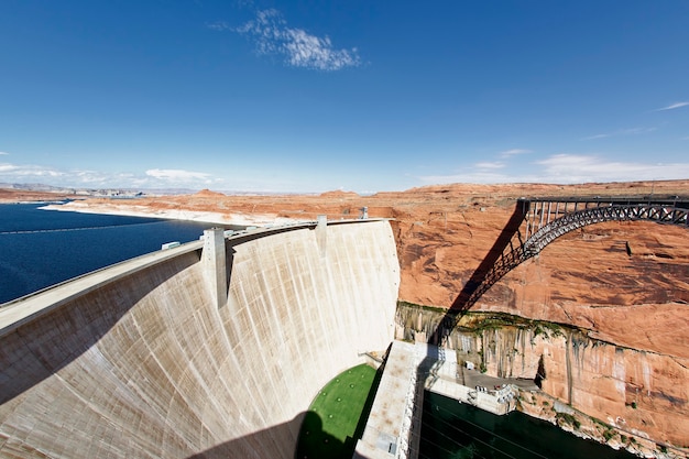 Le Glen Dam et pont à Page, Arizona, USA