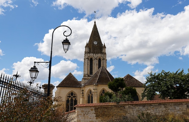 Église catholique Saint Maclou située à Conflans Sainte Honorine ville région parisienne