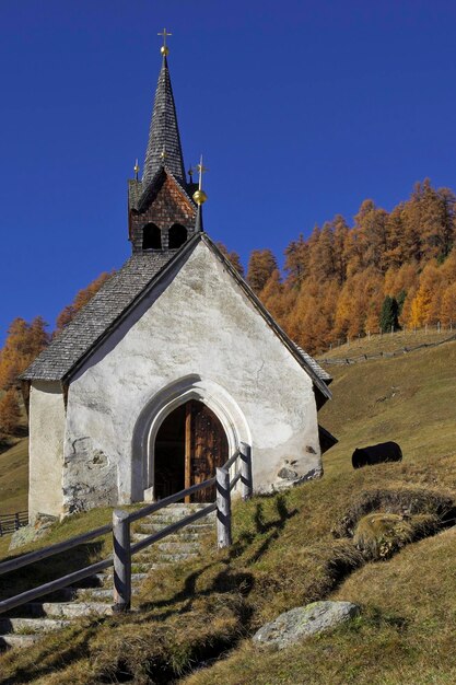 Église gothique StNikolaus village de montagne Rojen 2000m Tyrol du Sud Italie