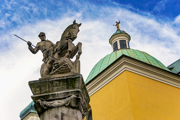 Église historique d'Antoni Padewskil à Poznan