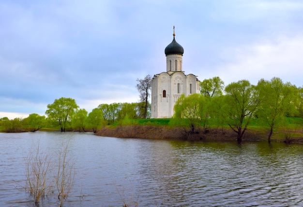 Église de l'Intercession sur la Nerl