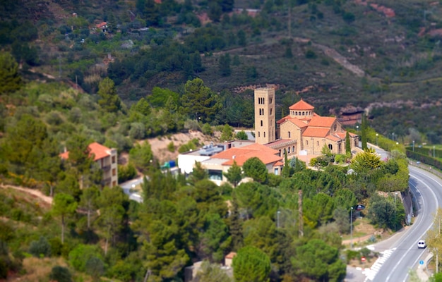 Église de la Mare de Deu del Roser Notre-Dame du Rosaire Patrimoine culturel néo-roman et lieu de culte Monistrol de Montserrat Province de Barcelone Espagne