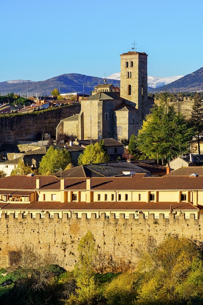 Église médiévale de la ville fortifiée de Buitrago de Lozoya, Madrid.