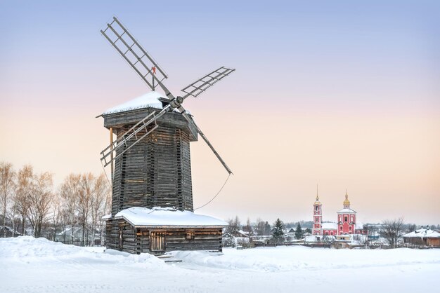 Église et moulin de Borisoglebskaya au Musée de l'architecture en bois SuzdalxA