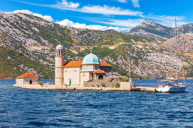 Église de Notre-Dame des rochers dans la baie de Kotor mer Adriatique Monténégro