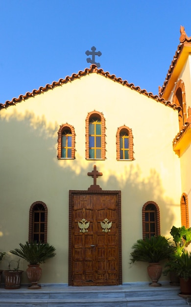 Église orthodoxe grecque avec un clocher à Athènes Grèce