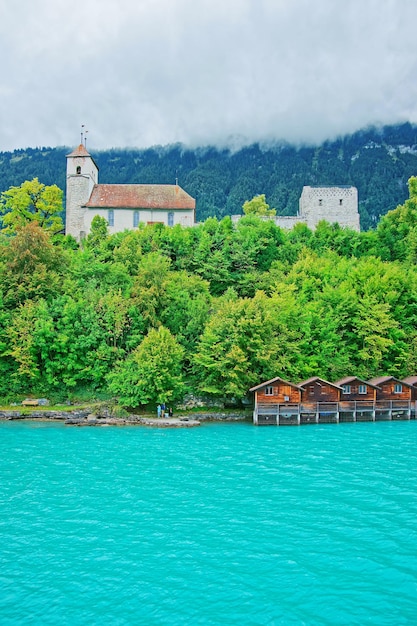 Église paroissiale du lac de Brienz et de la montagne Brienzer Rothorn à Interlaken dans le canton de Berne en Suisse