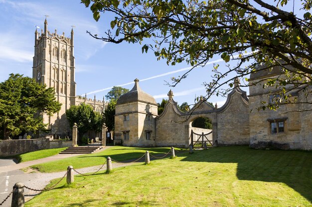 Église et passerelle à Chipping Campden