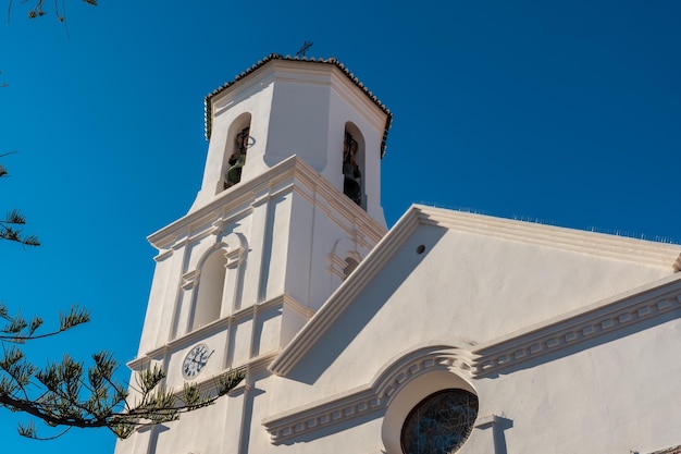 Église de la Plaza Balcon de Europa à Nerja, Andalousie. Espagne. Costa del sol en mer méditerranée