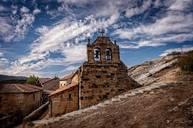 Église romane de San Millan à Campoo de Ebro - Cantabrie.