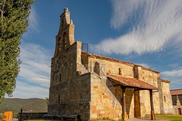 Église romane de santa juliana à sobrtepena