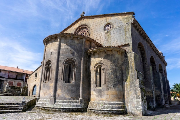 Église romane de Santa Maria de Aguas Santas XIIe XIIIe siècles