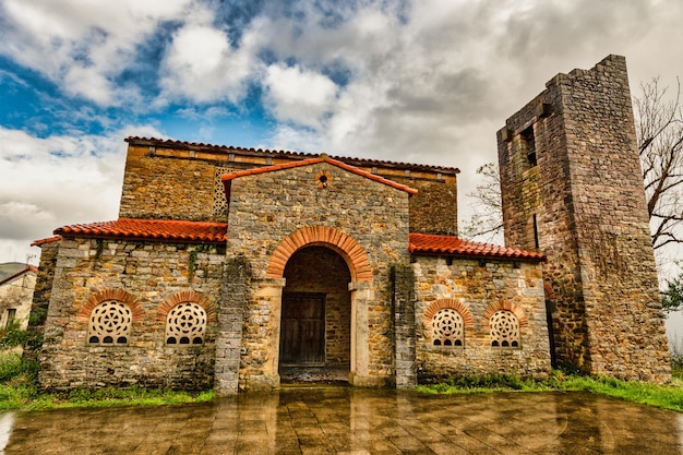 Église romane de Santa Maria de Bendones