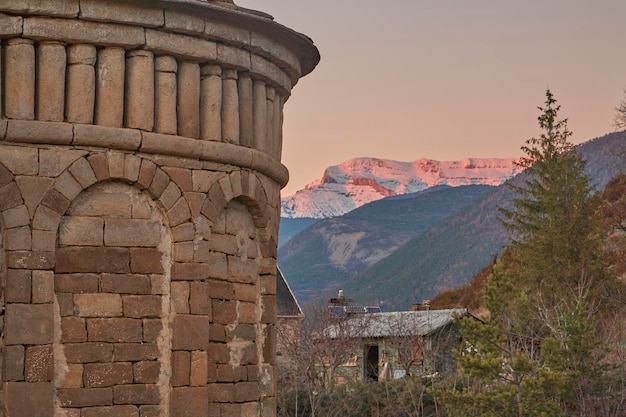 Église de San Pedro de Larrede située dans la commune de Larrede