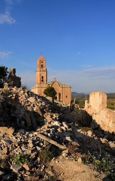 Église Sant Pere à Poble Vell de Corbera de Ebro, province de Tarragone, Catalogne, Espagne (endommagé pendant la guerre civile espagnole1936-1939)