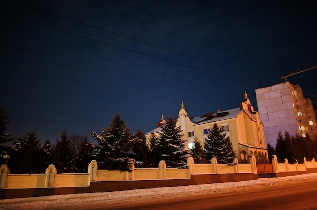 Église de St Petr le soir gelé