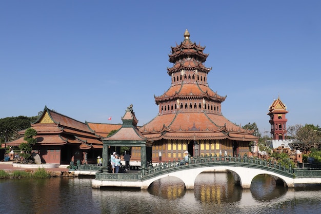 Église de style chinois avec un beau ciel