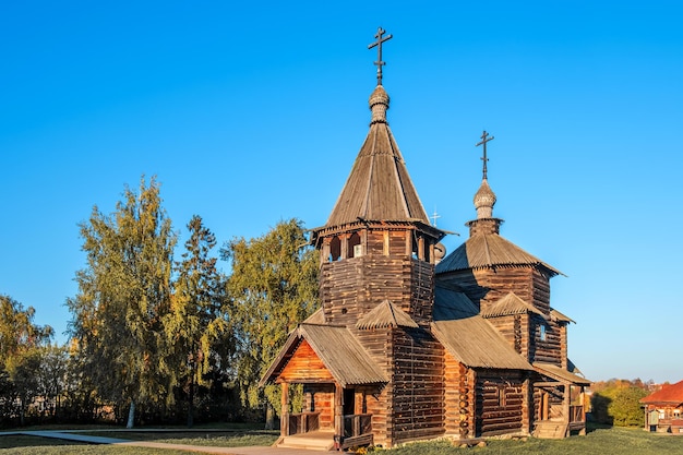 Église traditionnelle en bois à Souzdal, Russie