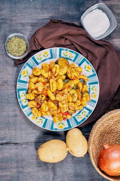 Gnocchi au poulet et légumes