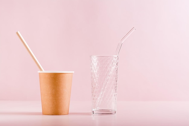 Gobelet et paille en papier et gobelet et paille en verre Protection de l'environnement zéro déchet