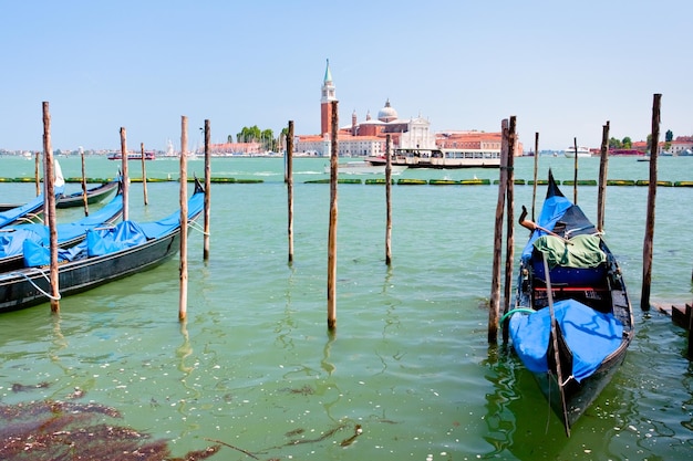 Gondole sur le canal de San Marco Venise