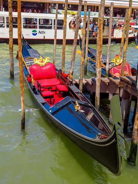 Gondole de Venise sur le Grand Canal