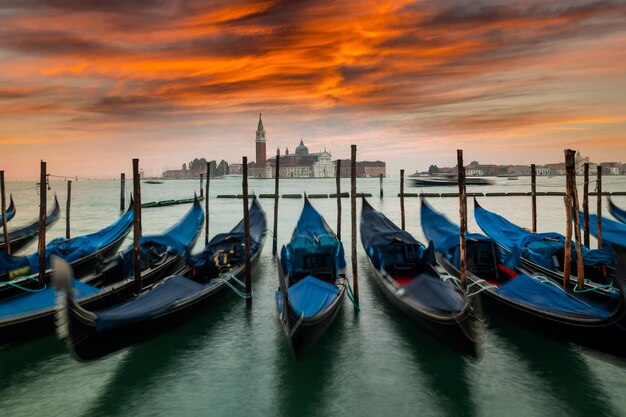 Gondoles de Venise sur la place San Marco Venise Italie Venise Grand Canal Architecture et monuments de Venise