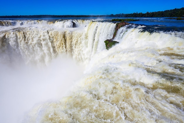 La gorge du diable (Garganta del Diablo) est la plus grande des cascades d'Iguazu