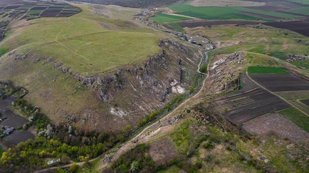 Gorge entre deux toltres près du village de Trinca, Moldavie