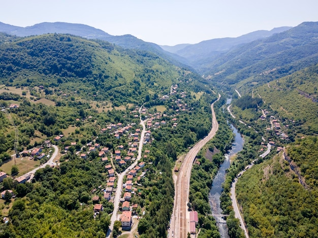 Photo gorge de la rivière iskar montagnes des balkans bulgarie
