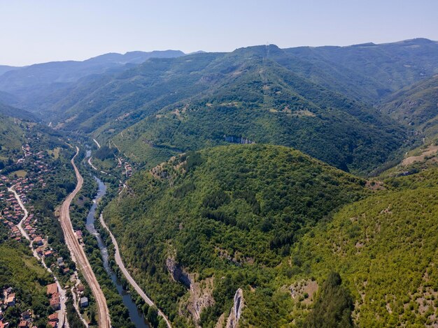 Photo gorge de la rivière iskar montagnes des balkans bulgarie