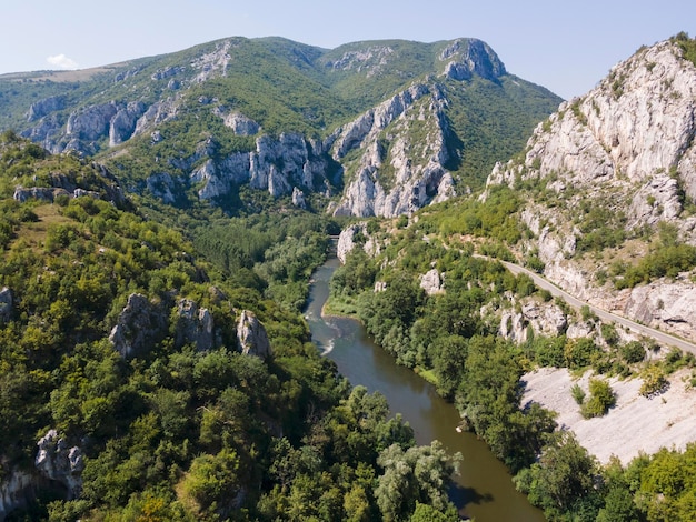 Photo gorge de la rivière iskar montagnes des balkans bulgarie