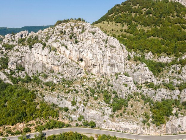 Photo gorge de la rivière iskar montagnes des balkans bulgarie