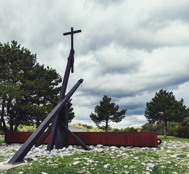 Gouffres monument commémoratif en italien appelé foibe