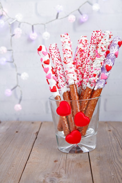 Gousses de bretzel au chocolat blanc pour la Saint-Valentin